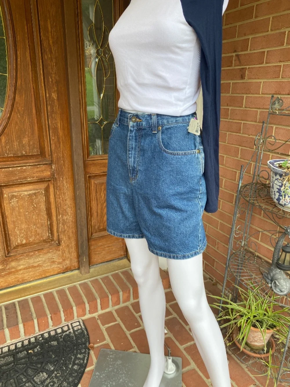 NWT Vintage 90s Liz Claiborne High Waisted Denim Shorts - Size 10